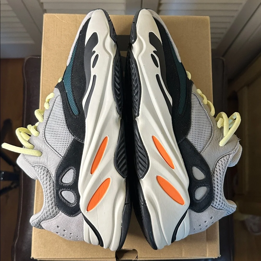 Adidas Yeezy Boost 700 Wave Runner… - Picture 6 of 10